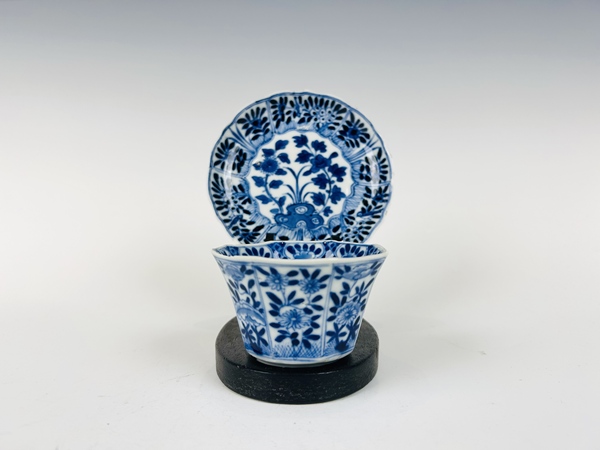古玩嚴(yán)選清光緒·花卉八方杯碟拍賣，當(dāng)前價格0元