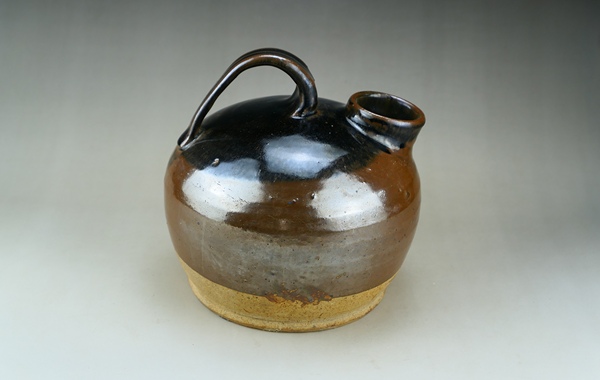 古玩陶瓷精品:明代耀州窯紫金釉絲毫提壺(高級器型)拍賣,當前價格115元