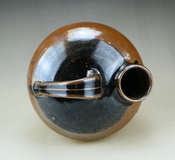 古玩陶瓷精品:明代耀州窯紫金釉絲毫提壺(高級器型)拍賣,當前價格115元