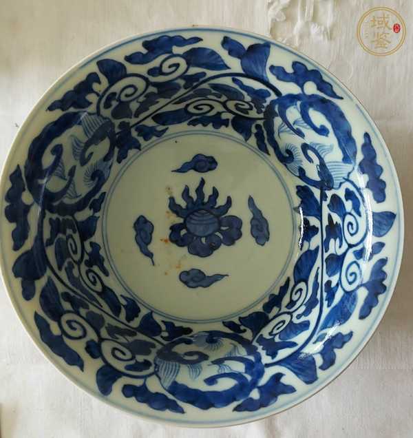 古玩陶瓷花卉紋青花碗真品鑒賞圖