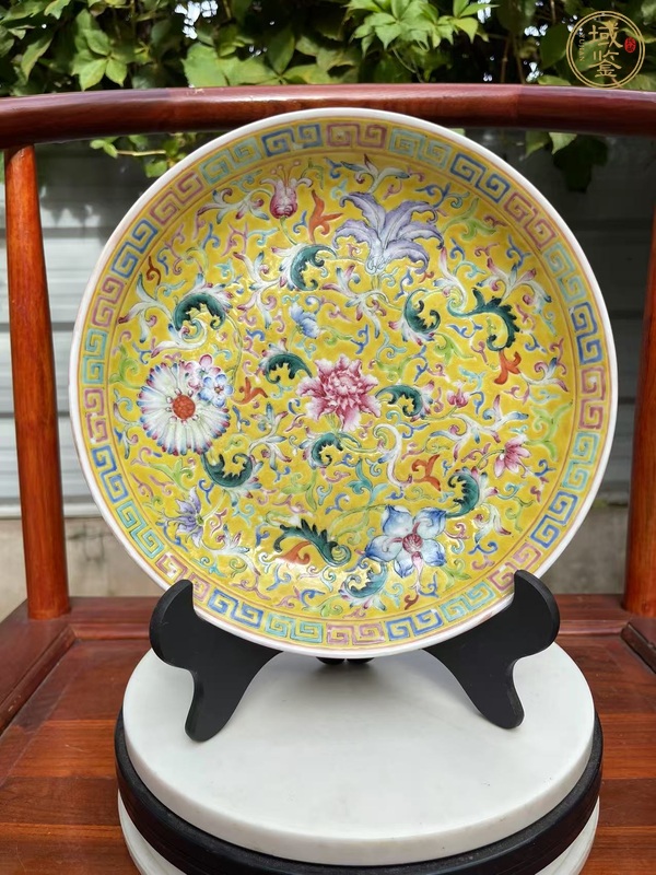 古玩陶瓷花卉紋粉彩盤真品鑒賞圖