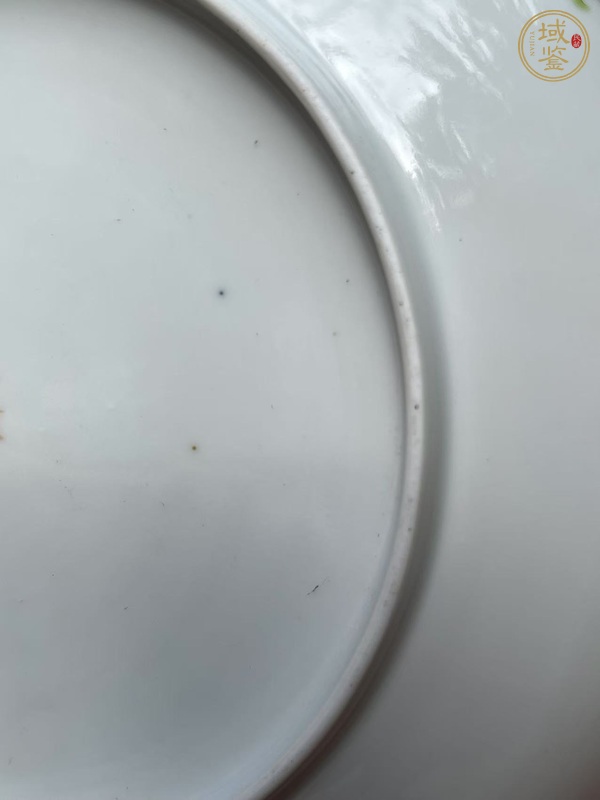 古玩陶瓷花卉紋粉彩盤真品鑒賞圖