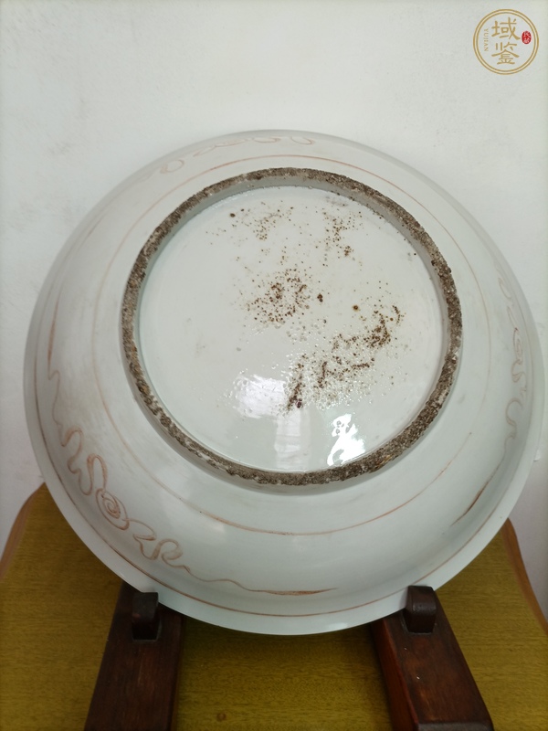 古玩陶瓷紅綠彩盤真品鑒賞圖