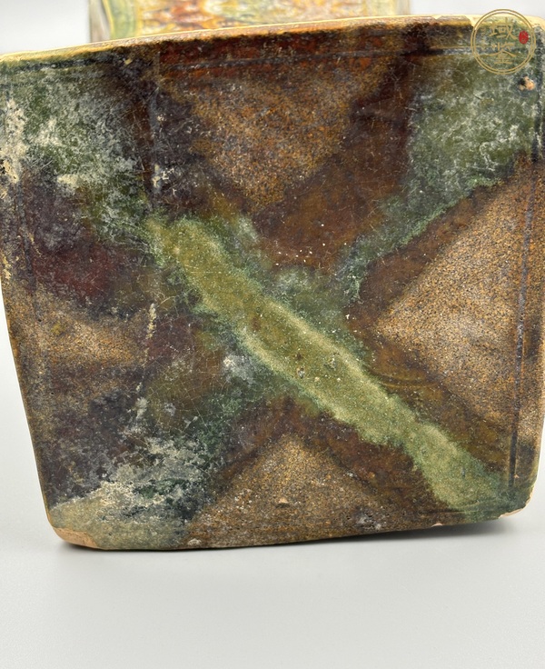 古玩陶瓷宋三彩·珍珠地牡丹紋脈枕真品鑒賞圖