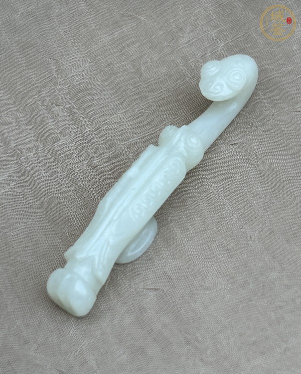 古玩玉器玉螳螂帶鉤真品鑒賞圖