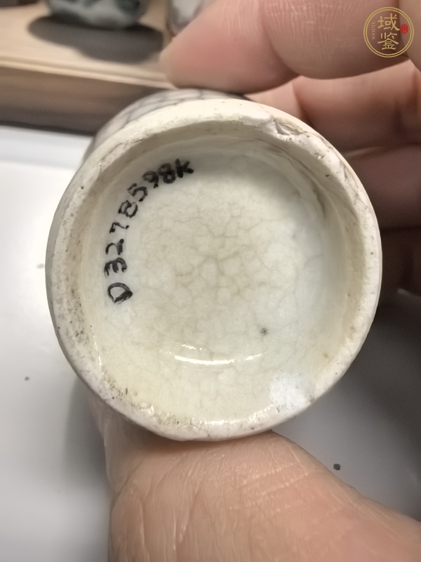 古玩陶瓷哥釉鼻煙壺真品鑒賞圖