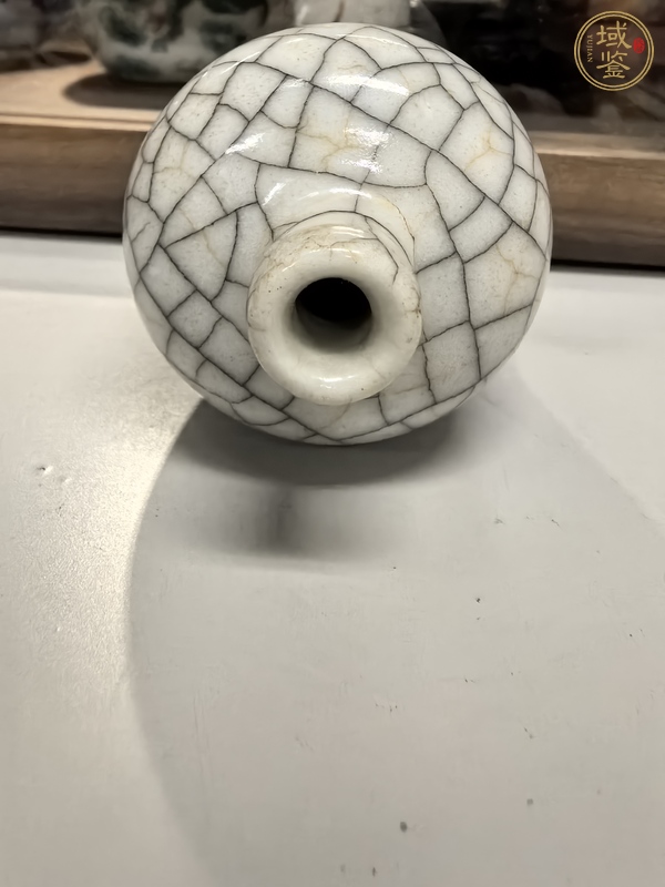 古玩陶瓷哥釉鼻煙壺真品鑒賞圖