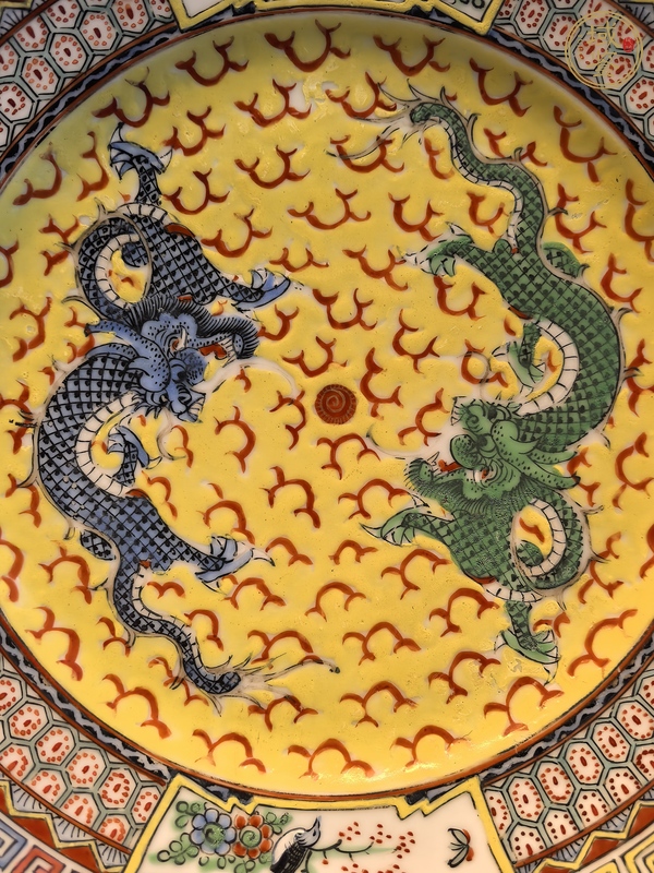 古玩陶瓷廣彩龍紋盤真品鑒賞圖