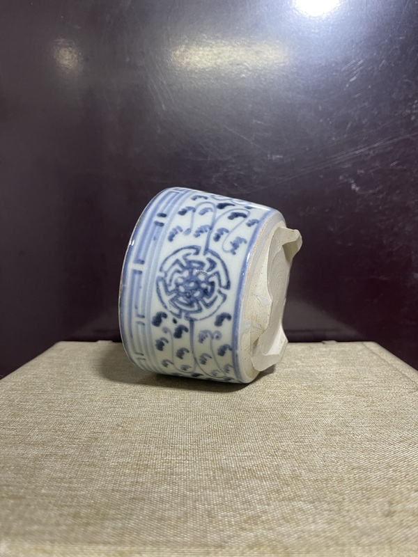 古玩陶瓷清，青花八寶纏枝蓮?fù)矤t。拍賣(mài)，當(dāng)前價(jià)格1680元