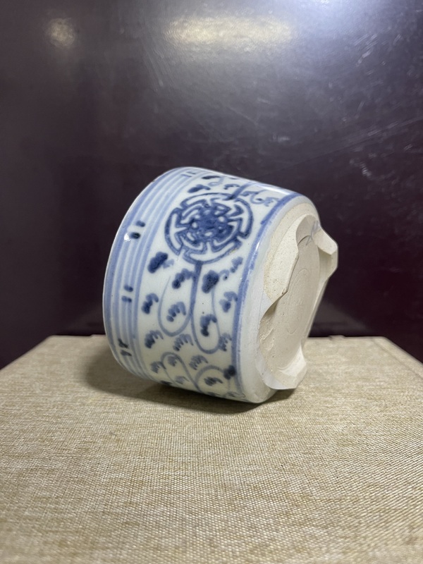 古玩陶瓷清，青花八寶纏枝蓮?fù)矤t。拍賣(mài)，當(dāng)前價(jià)格1680元