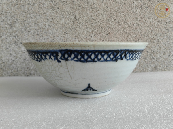 古玩陶瓷青花花卉紋碗真品鑒賞圖