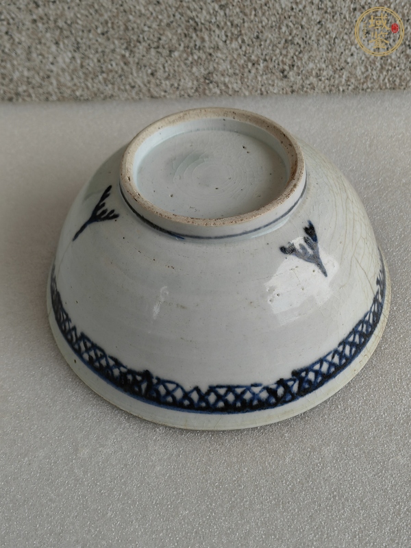 古玩陶瓷青花花卉紋碗真品鑒賞圖