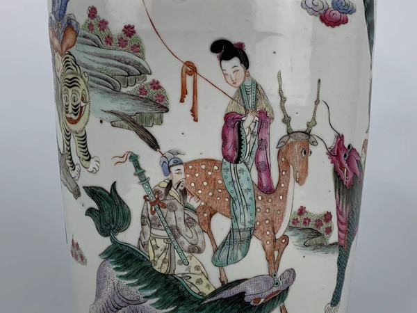 古玩陶瓷清晚期·粉彩八仙人物紋棒槌瓶拍賣，當前價格1776元