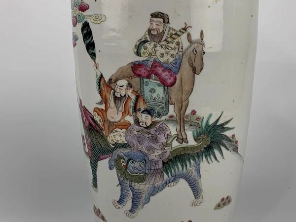 古玩陶瓷清晚期·粉彩八仙人物紋棒槌瓶拍賣,當前價格11544元