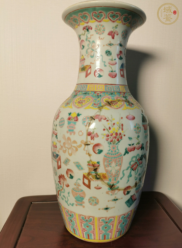 古玩陶瓷博古圖粉彩瓶真品鑒賞圖