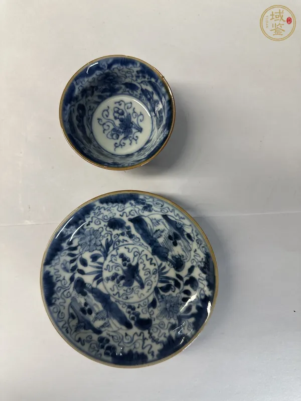 古玩陶瓷外紫金釉?xún)?nèi)青花杯盤(pán)真品鑒賞圖