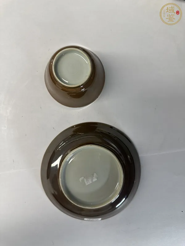 古玩陶瓷外紫金釉?xún)?nèi)青花杯盤(pán)真品鑒賞圖
