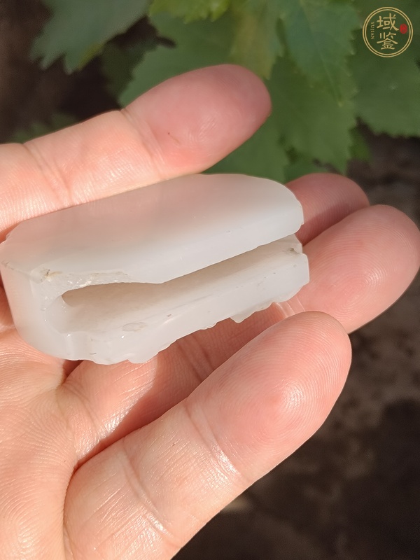 古玩玉器料器雕“龍紋帶穿”真品鑒賞圖