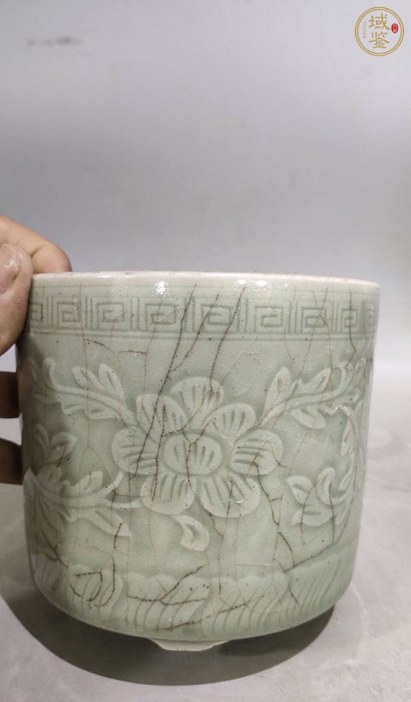 古玩陶瓷豆青釉刻花筒爐真品鑒賞圖