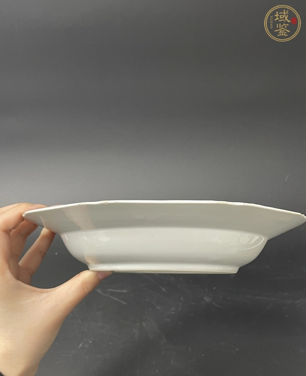 古玩陶瓷山水紋青花盤真品鑒賞圖