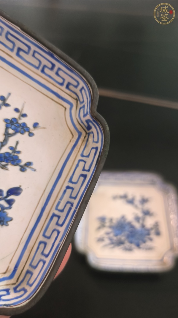 古玩陶瓷銅胎畫琺瑯花卉紋盤真品鑒賞圖
