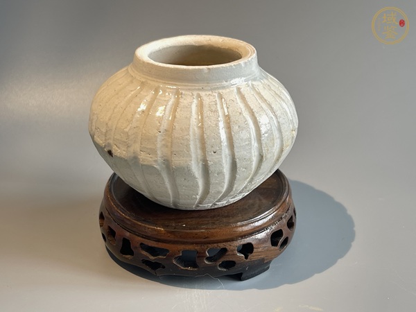 古玩陶瓷白釉瓜棱水盂真品鑒賞圖