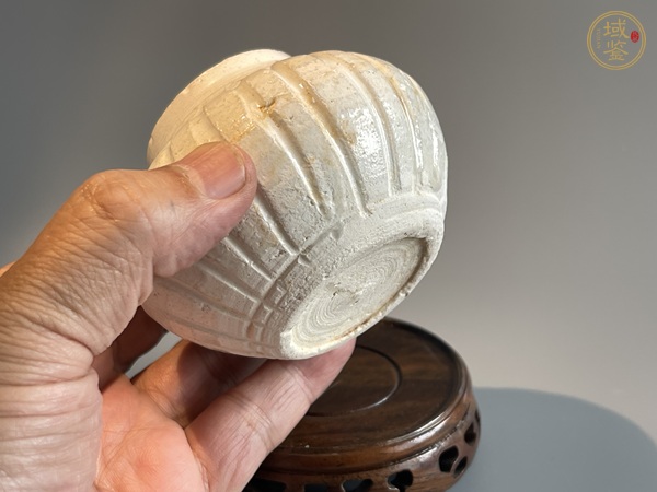 古玩陶瓷白釉瓜棱水盂真品鑒賞圖
