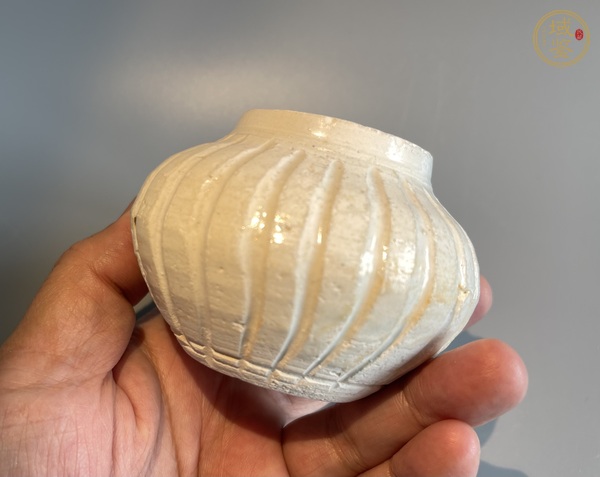 古玩陶瓷白釉瓜棱水盂真品鑒賞圖