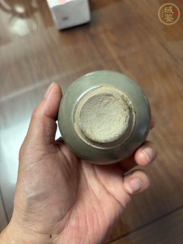 古玩陶瓷龍泉窯青釉印花雙系罐真品鑒賞圖