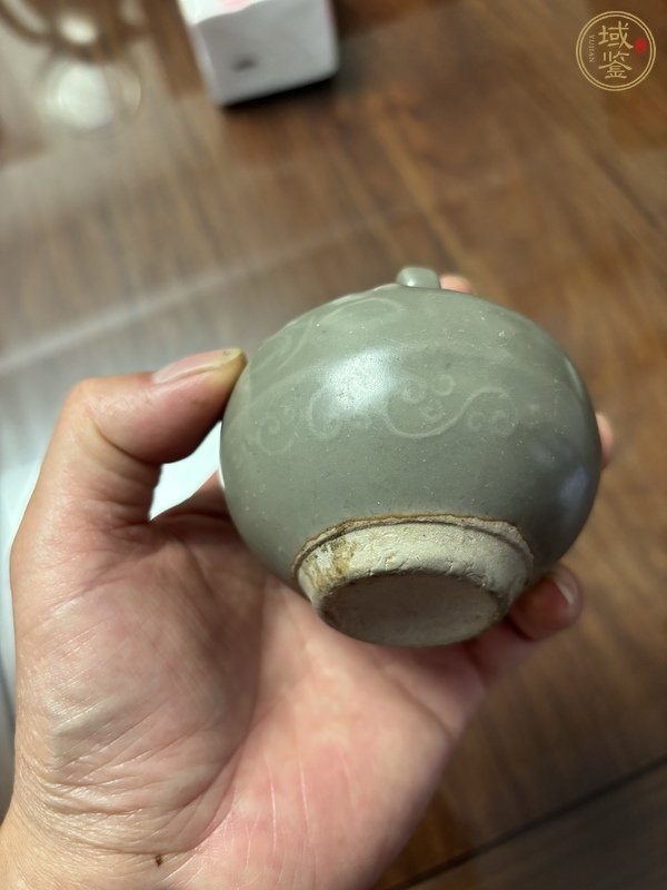 古玩陶瓷龍泉窯青釉印花雙系罐真品鑒賞圖