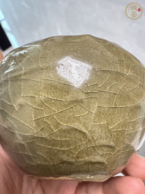 古玩陶瓷龍泉青瓷龍紋水盂真品鑒賞圖
