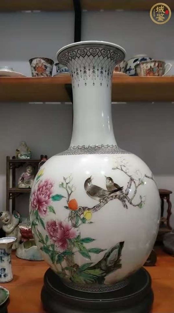 古玩粉彩花鳥賞瓶真品鑒賞圖