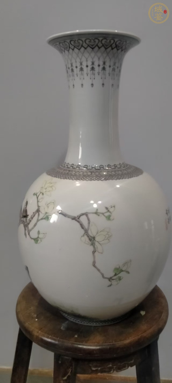 古玩陶瓷粉彩花鳥賞瓶真品鑒賞圖