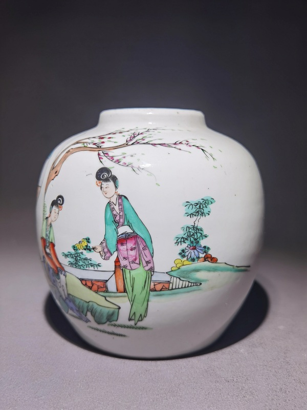 古玩陶瓷民國仕女紋粉彩罐拍賣，當(dāng)前價格1200元