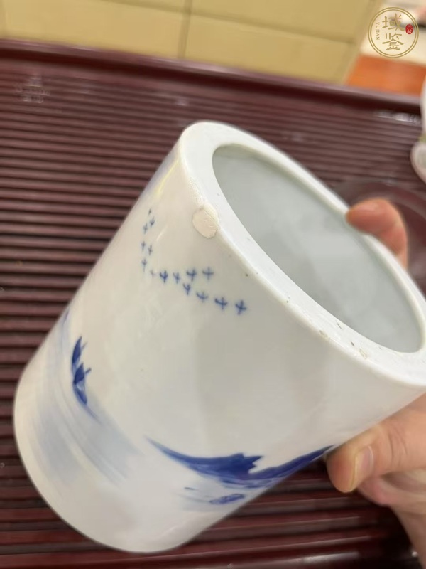古玩陶瓷山水紋青花筆筒真品鑒賞圖