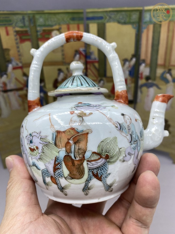 古玩陶瓷粉彩人物故事紋茶壺真品鑒賞圖