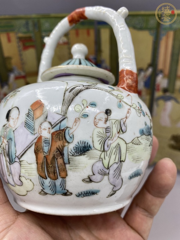 古玩陶瓷粉彩人物故事紋茶壺真品鑒賞圖
