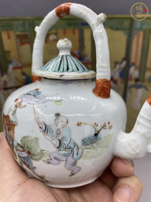 古玩陶瓷粉彩人物故事紋茶壺真品鑒賞圖