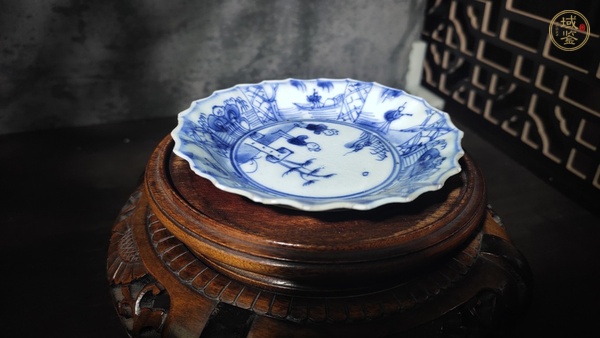 古玩陶瓷清康熙·青花人物圖花口盤真品鑒賞圖