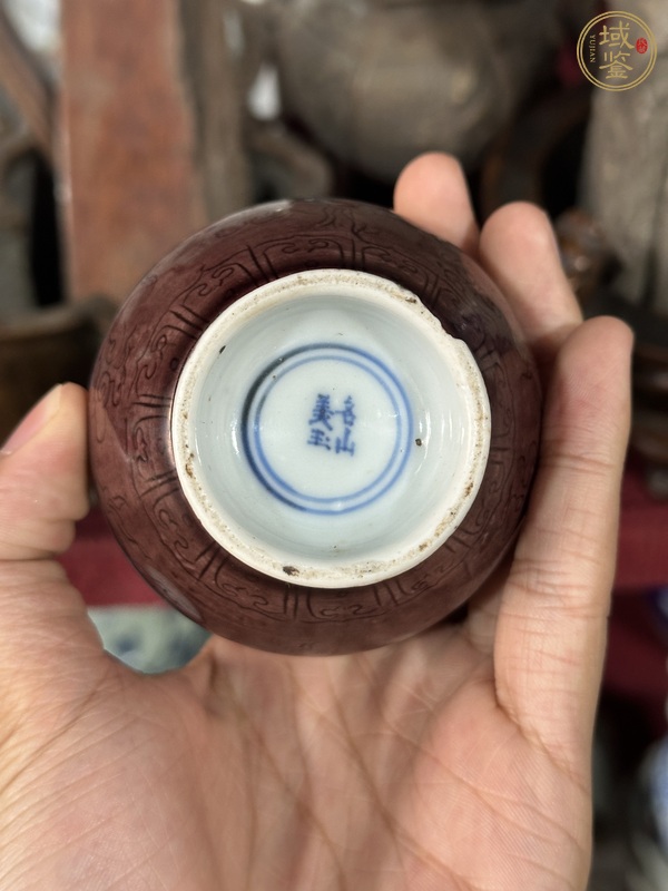 古玩陶瓷茄皮紫暗刻瓶真品鑒賞圖
