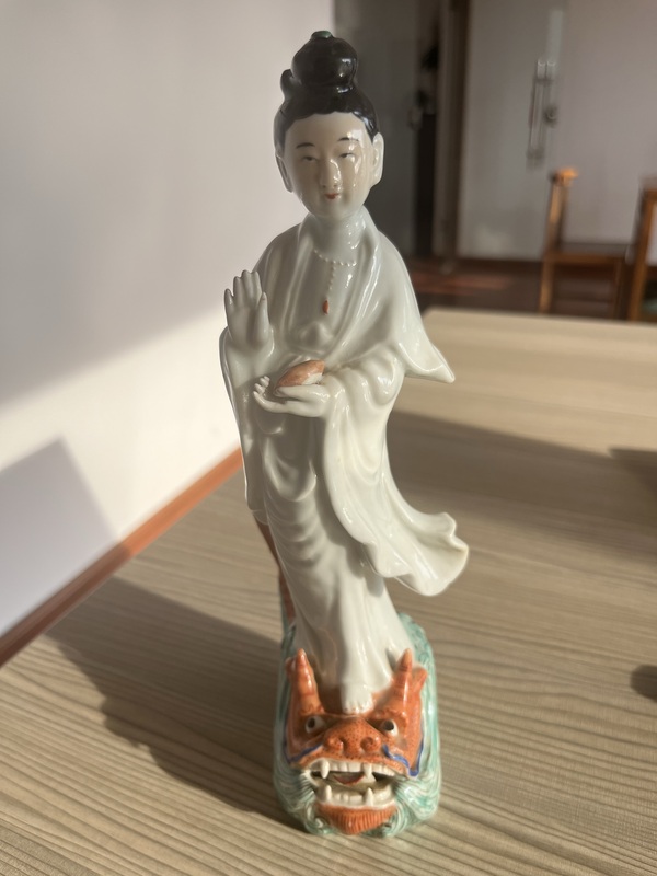 古玩轉(zhuǎn)賣民國白釉菩薩造像拍賣，當前價格0元
