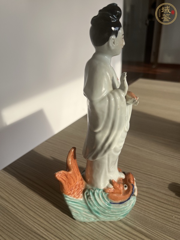 古玩陶瓷白釉菩薩造像真品鑒賞圖