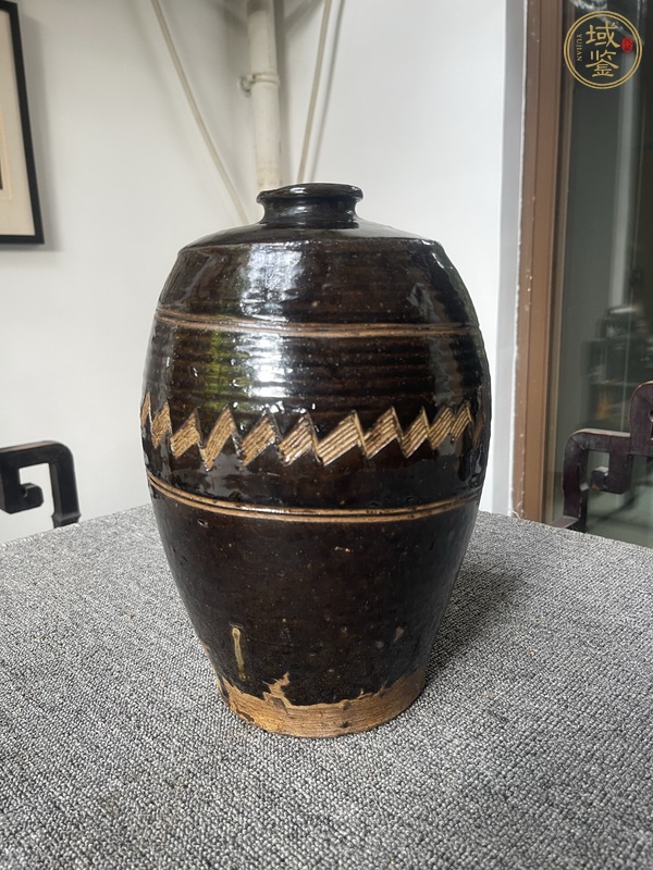 古玩褐釉劃花梅瓶真品鑒賞圖