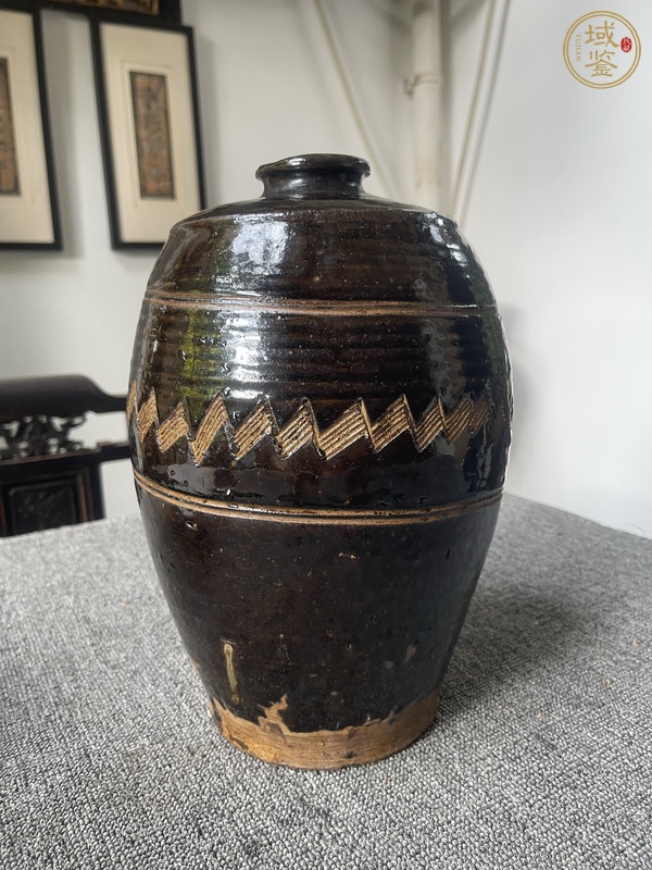 古玩陶瓷褐釉劃花梅瓶真品鑒賞圖