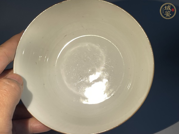 古玩陶瓷釉下彩花鳥紋茶碗真品鑒賞圖