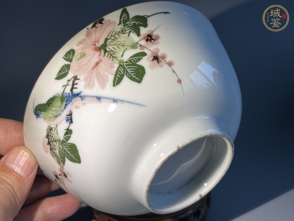 古玩陶瓷釉下彩花鳥紋茶碗真品鑒賞圖