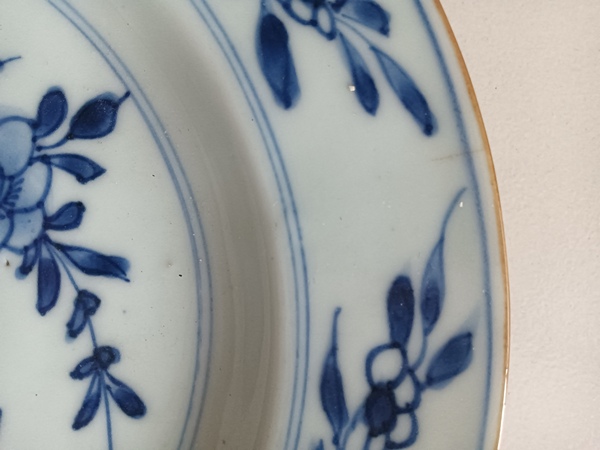 古玩陶瓷花卉紋青花盤(pán)拍賣，當(dāng)前價(jià)格880元