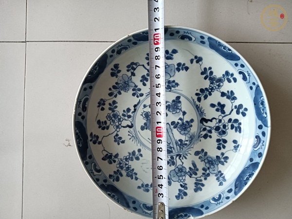 古玩陶瓷青花花卉紋盤真品鑒賞圖