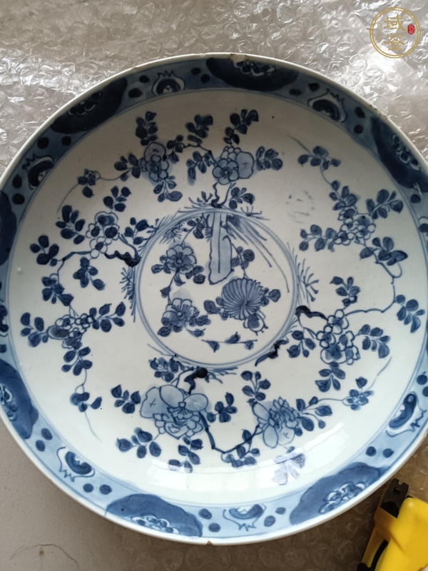 古玩陶瓷青花花卉紋盤真品鑒賞圖