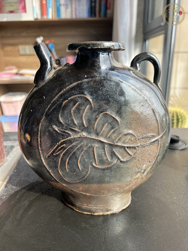 古玩陶瓷耀州窯黑釉樹葉紋扁壺真品鑒賞圖